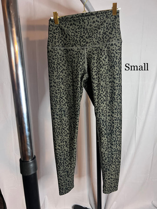 Green leopard leggings